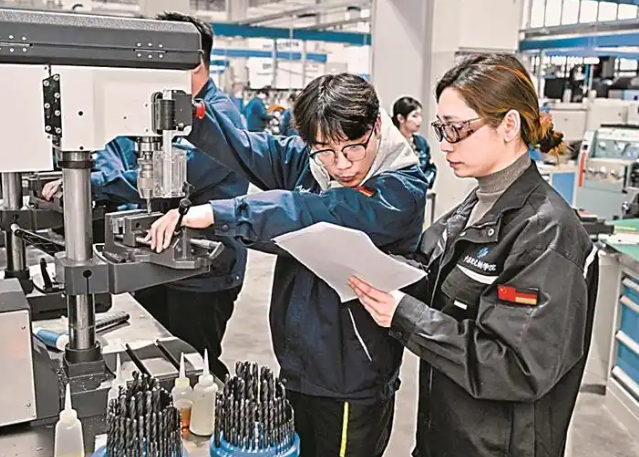沿系统施行订单班定向班特色学徒制等多元化人才培育形式 沿系统施行订单班定向班特色学徒制等多元化人才培育形式